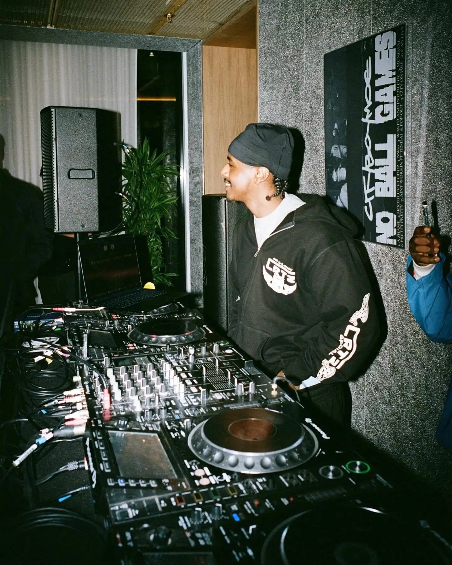 Corteiz Hoodie Suit [40 styles] vista 2