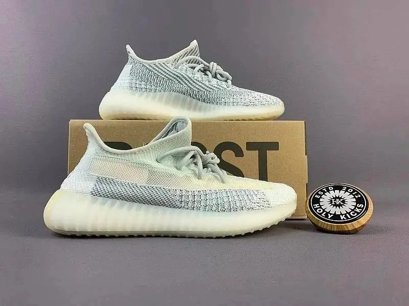 Ver las 4 fotos adidas Yeezy 350 Sneakers(27 style)