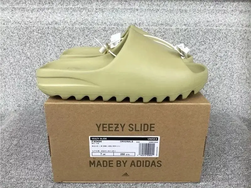 Crocs x Lightning McQueen/ Yeezy Slippers (30+) vista 3
