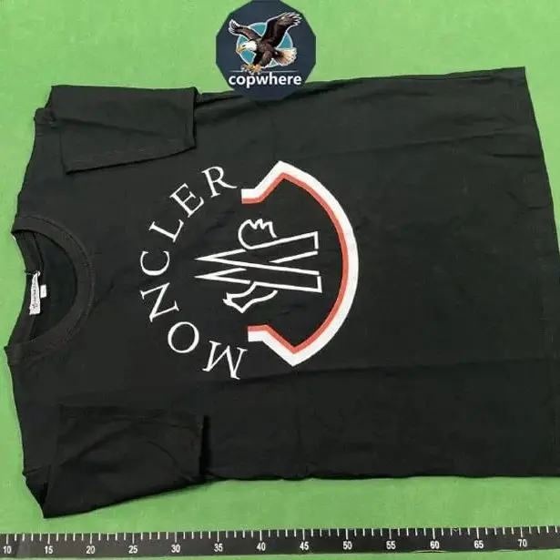 Ver las 4 fotos Moncler T Shirt