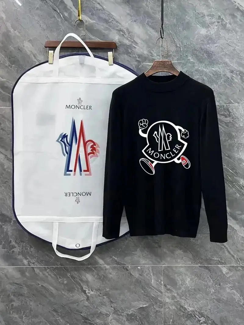 Ver las 3 fotos Moncler Graphic Print Pullover Sweater
