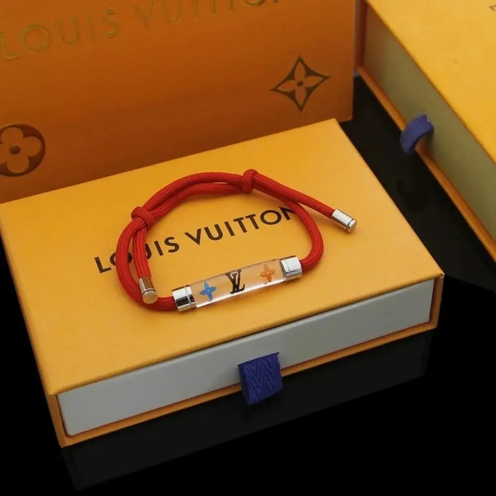 Louis Vuitton Monogram World Tour Necklace/Bracelet [40 styles] vista 3