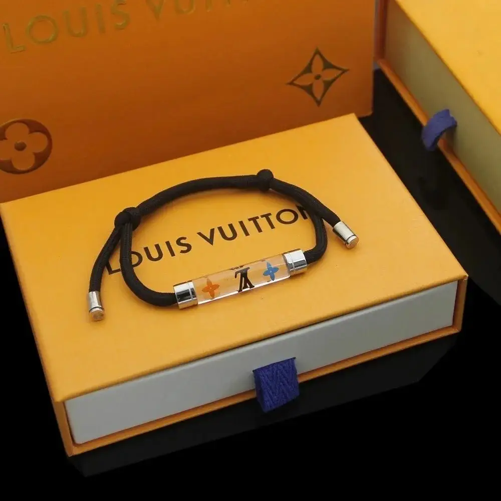 Louis Vuitton Monogram World Tour Necklace/Bracelet [40 styles] vista 4