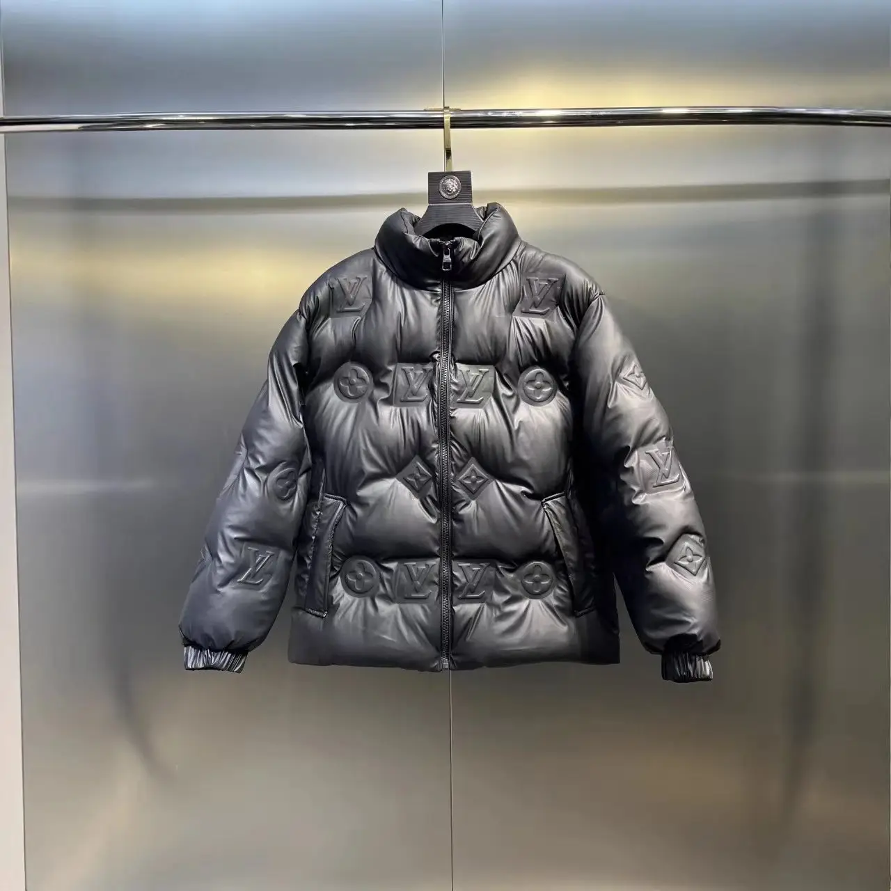 Louis Vuitton Sweaters & Winter-Resistant Down Jackets(40+ top quality) vista 3