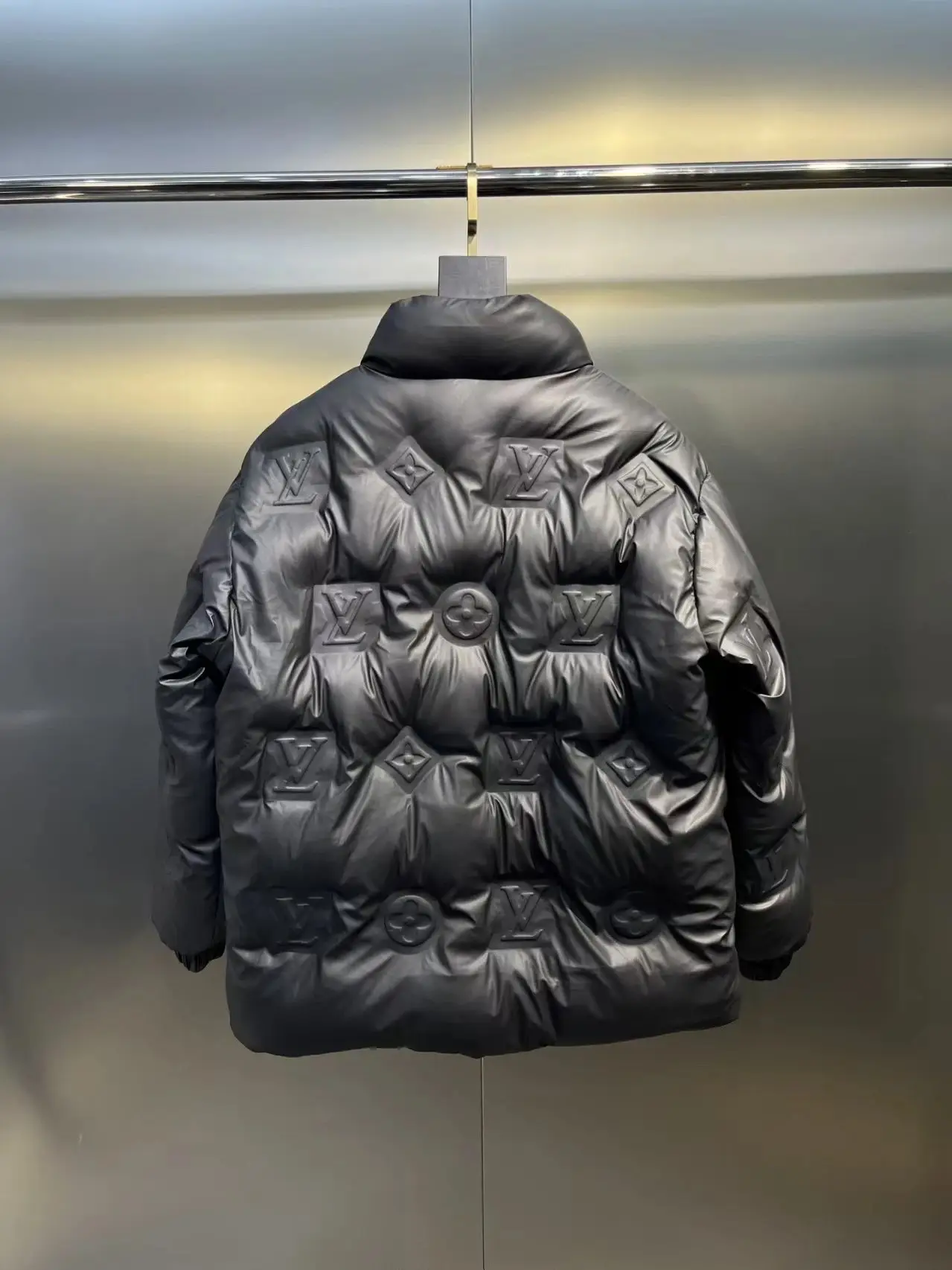 Louis Vuitton Sweaters & Winter-Resistant Down Jackets(40+ top quality) vista 4