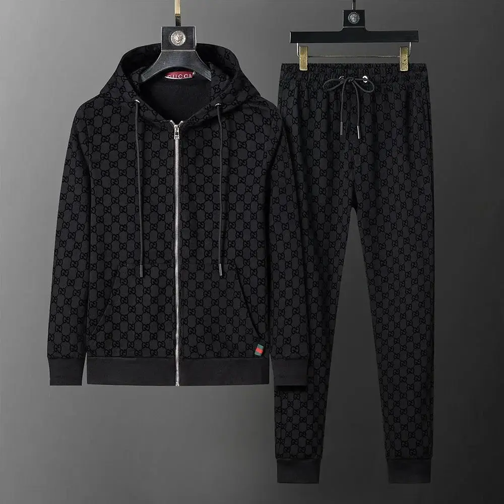 Gucci GG Supreme Hoodie & Jogger Set #Gucci_Sou #Suit_Sou vista 4