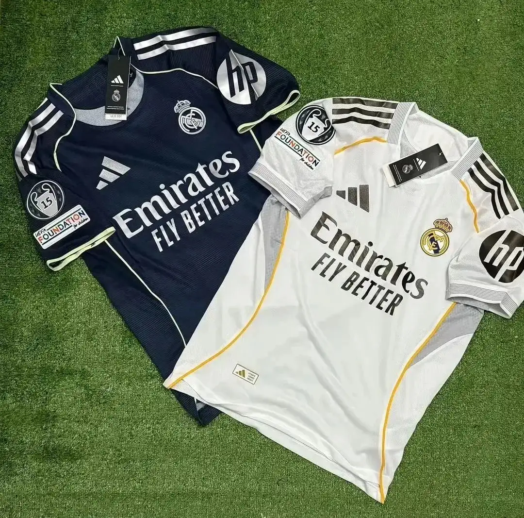 Ver las 4 fotos Real Madrid jerseys