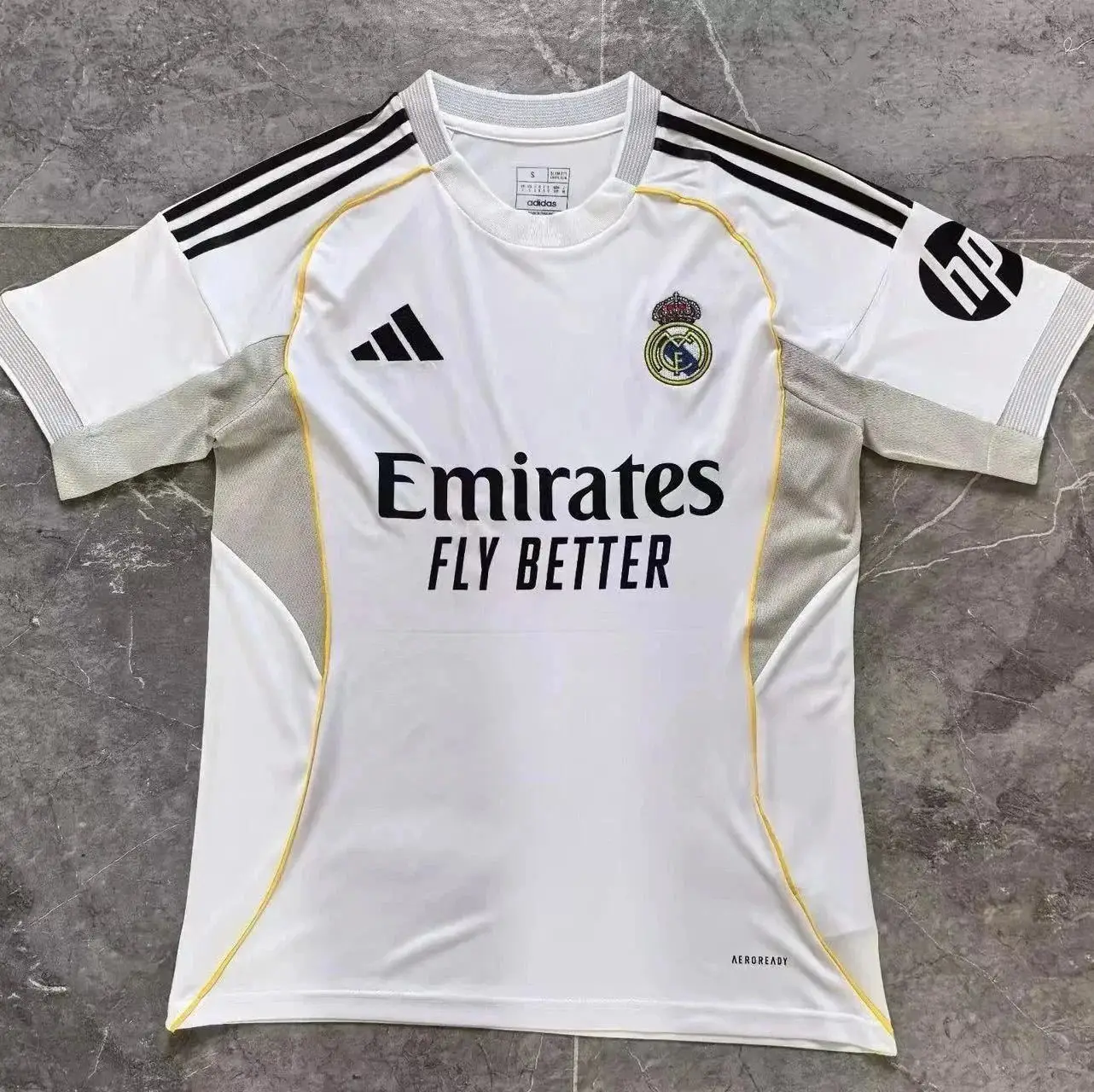 Real Madrid jerseys vista 3
