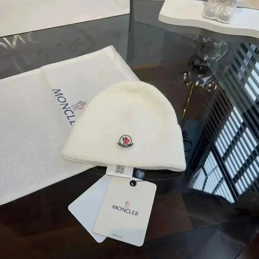 Moncler Beanie (37 style) vista 3