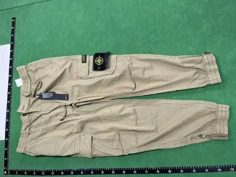 Stone Island Cargo Pants (40 style) vista 3