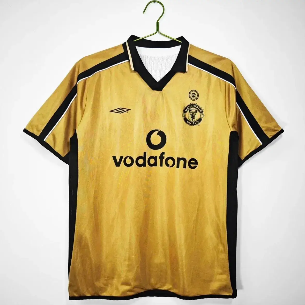 Ver las 4 fotos Umbro Football Jersey