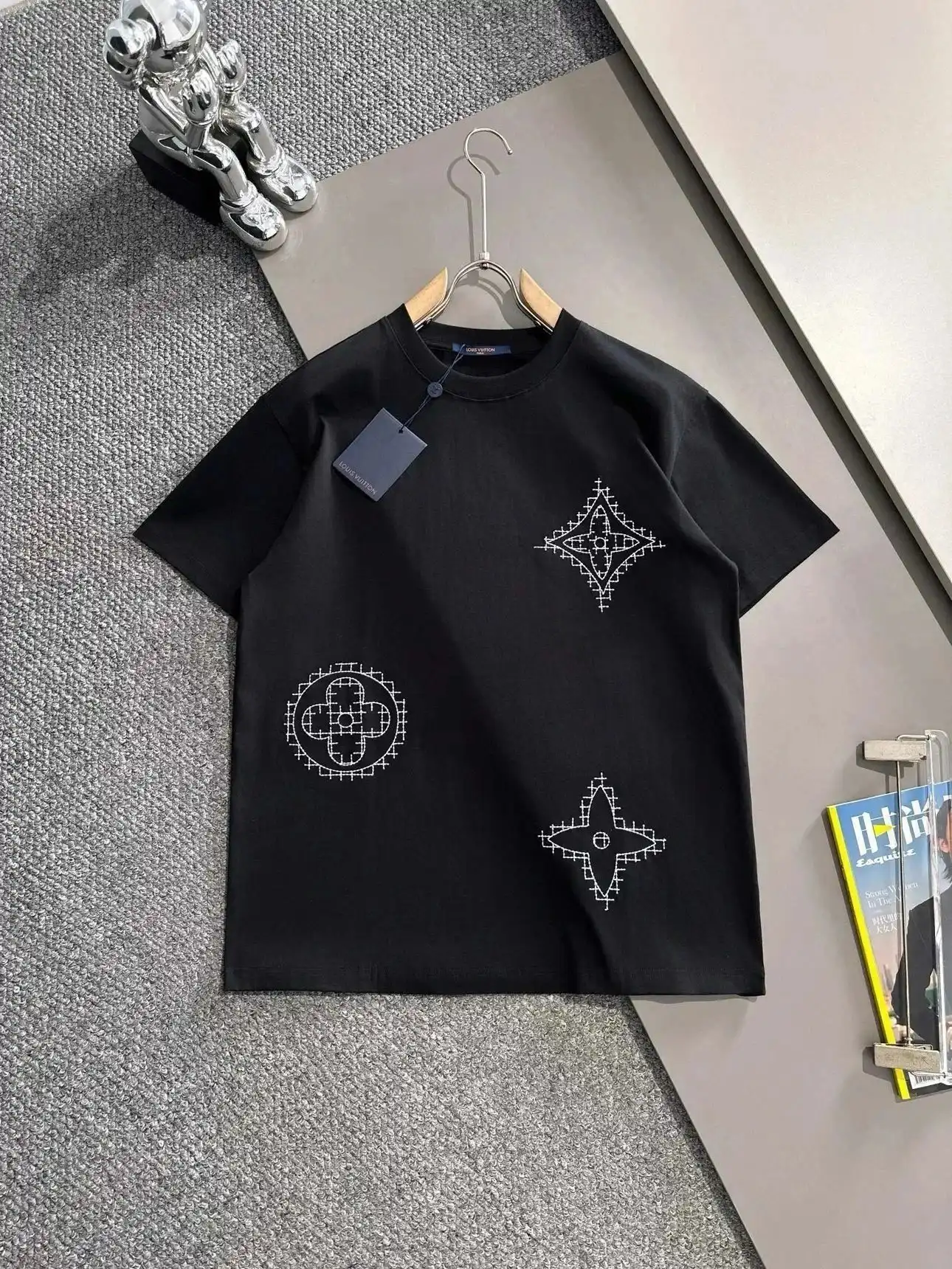 LV Louis Vuitton T-shirt vista 2