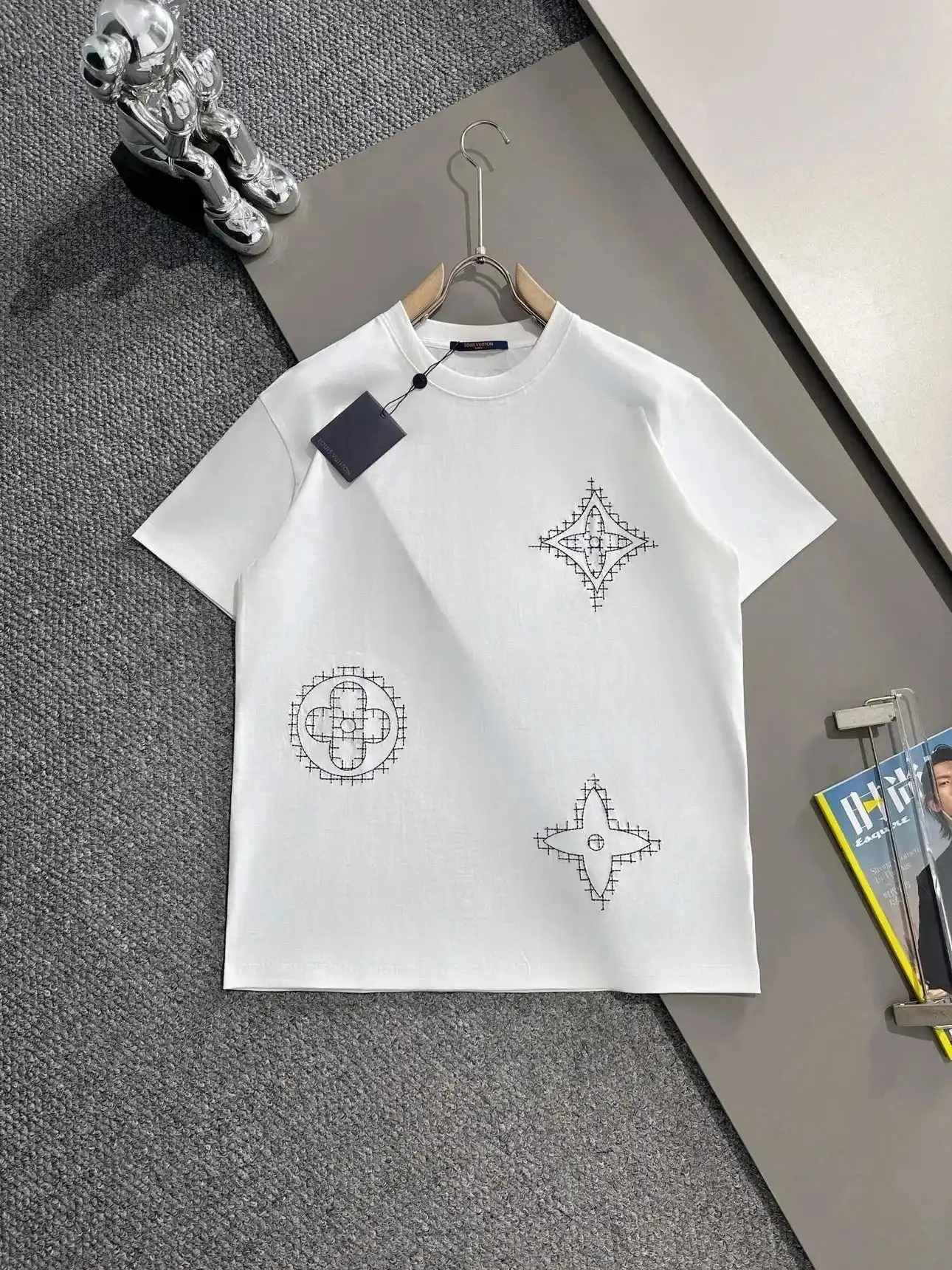 LV Louis Vuitton T-shirt vista 3