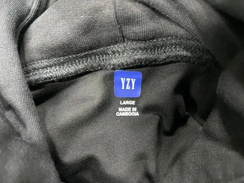 Yeezy GAP Hoodie vista 3