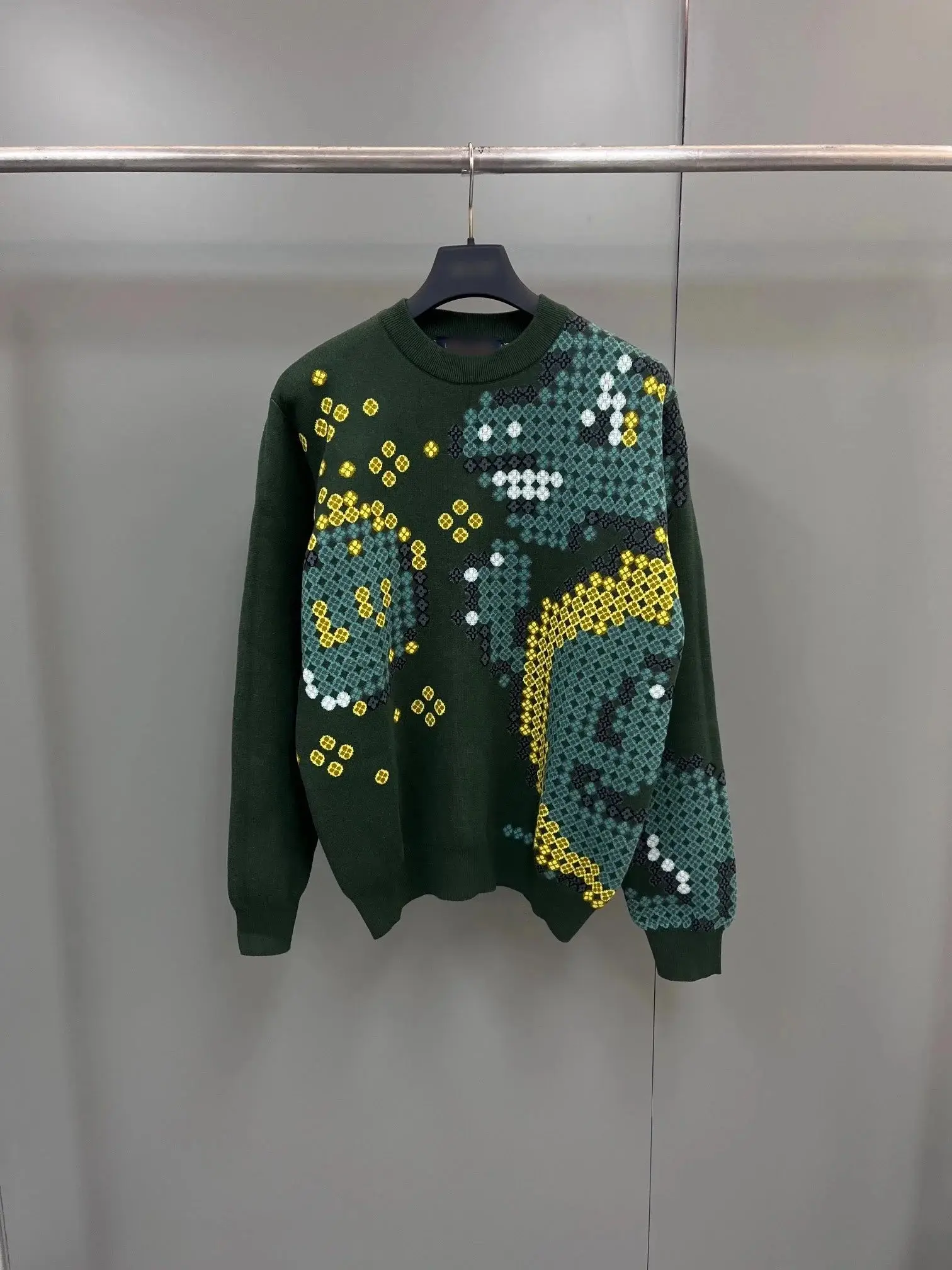 Ver las 4 fotos Louis Vuitton hoodies