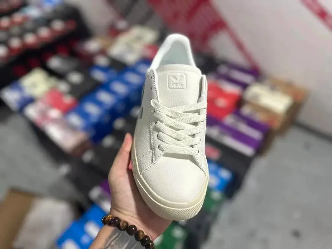 VEJA V-10 Sneakers [9 styles] vista 2