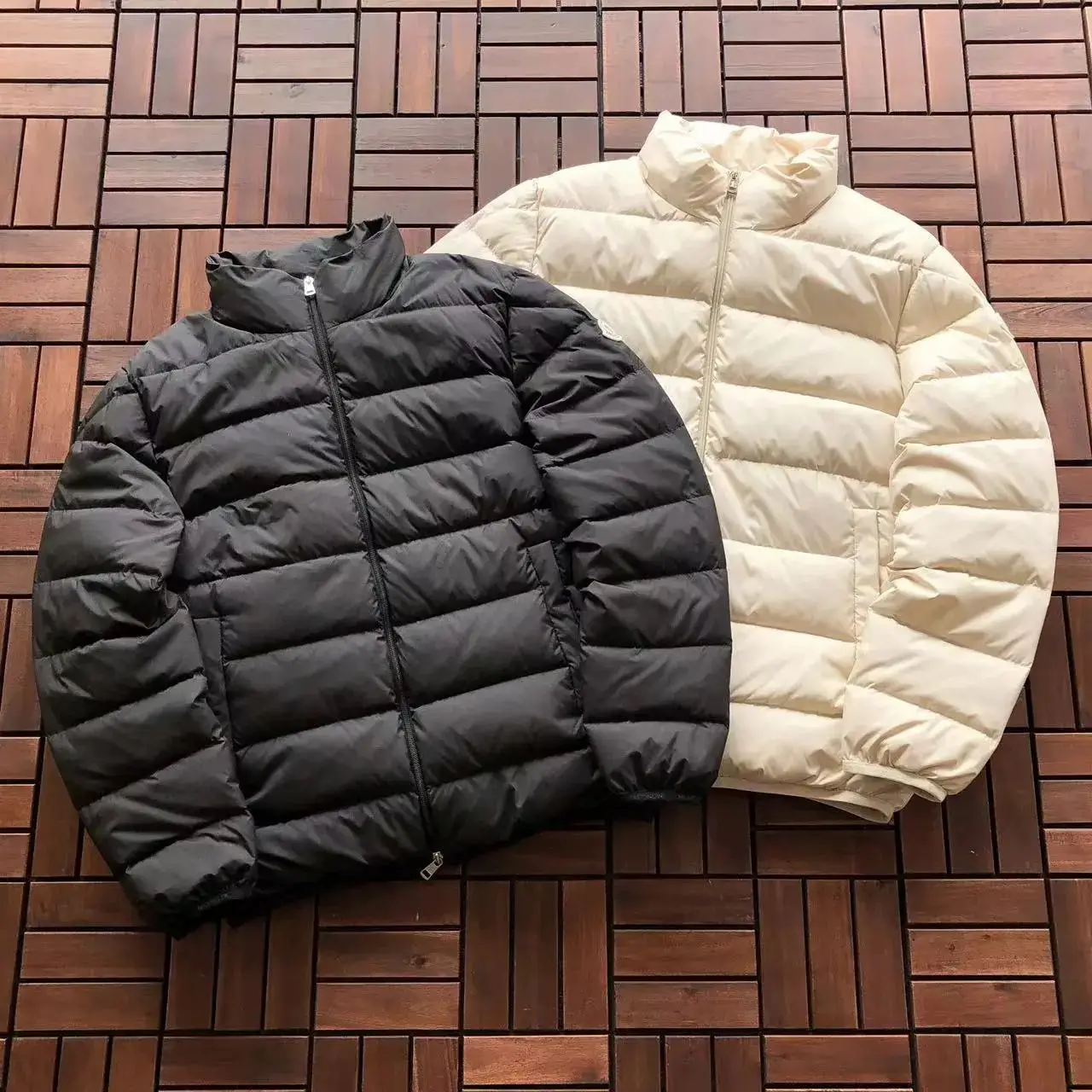 Moncler Down Jacket [10 styles] vista 2