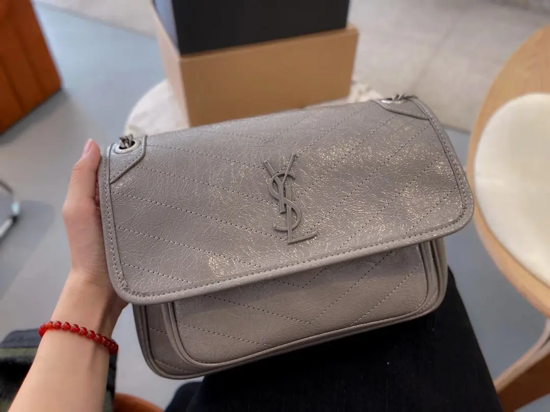Saint Laurent Chain Bag [14 styles] vista 2