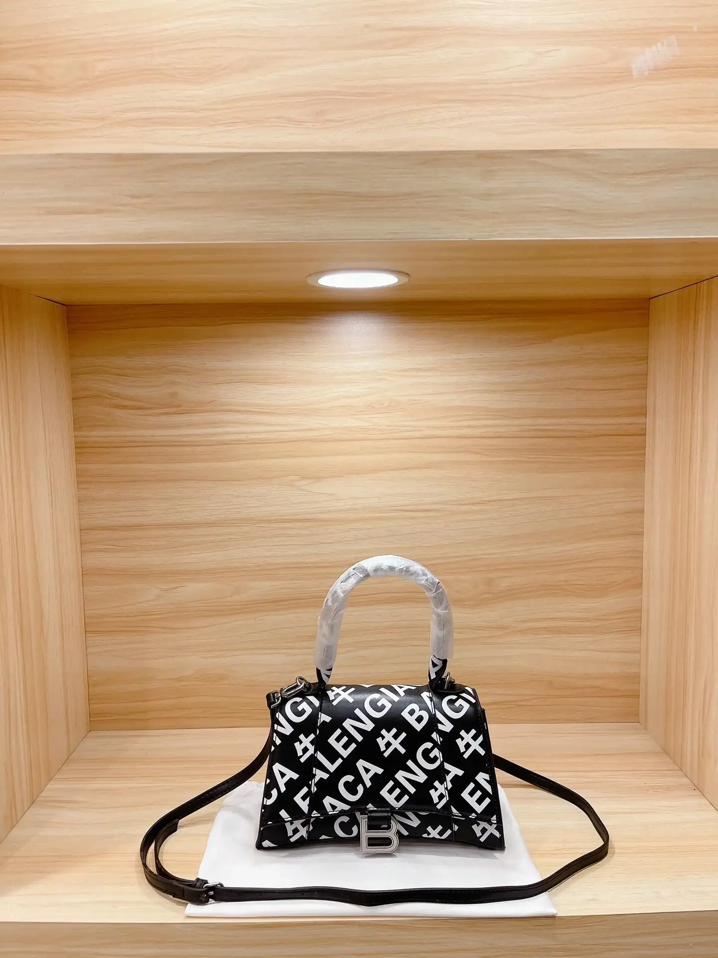 Balenciaga Bucket Bag [10 styles]
