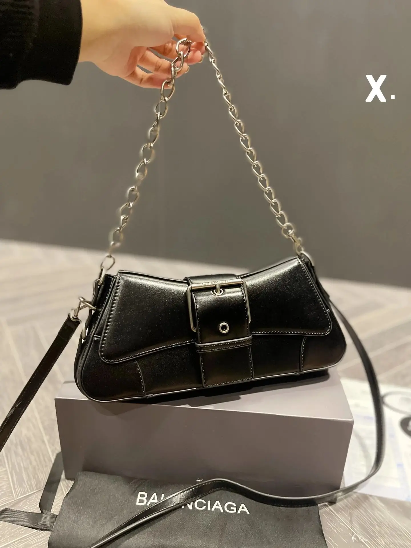 Balenciaga Chain Bag [15 styles] vista 2