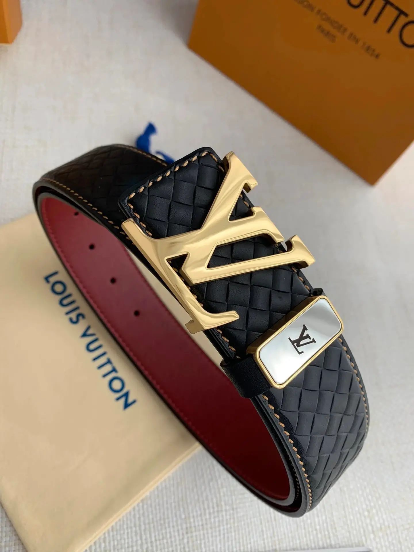Louis Vuitton Leather Belt [14 styles] vista 3