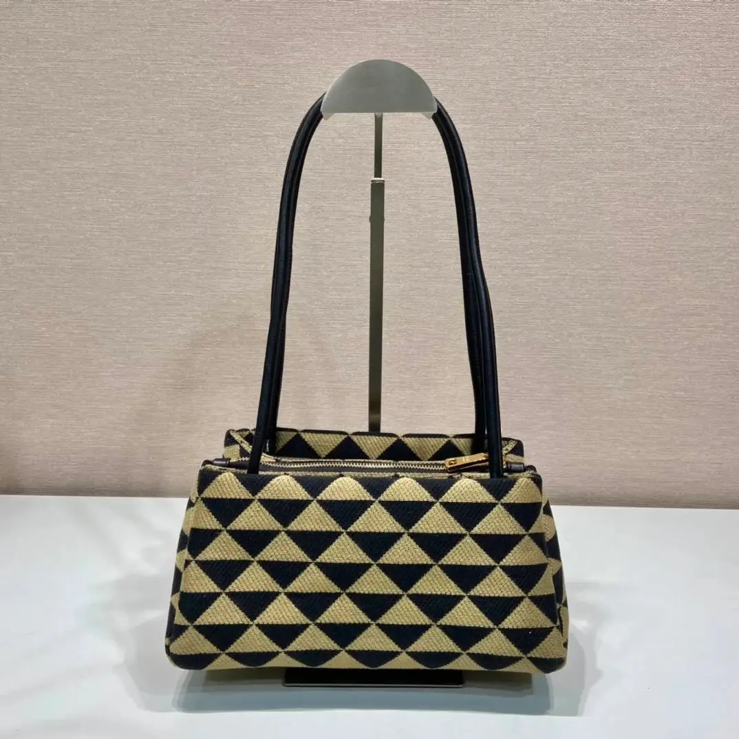 Prada Underarm Bag [12 styles] vista 2