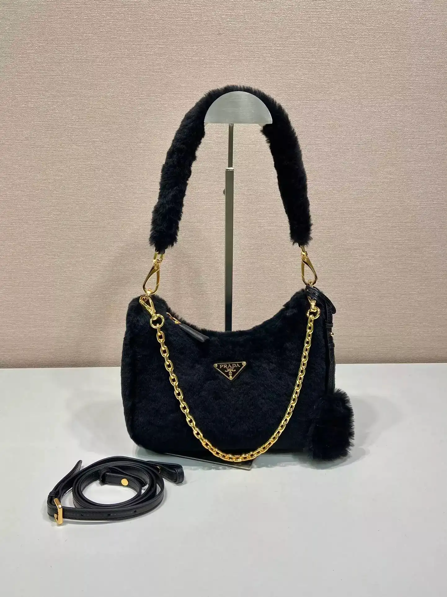 Prada Underarm Bag [12 styles] vista 4