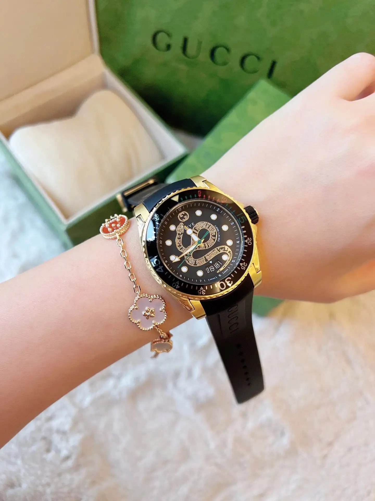 Gucci Mechanical Watch [6 styles] vista 2